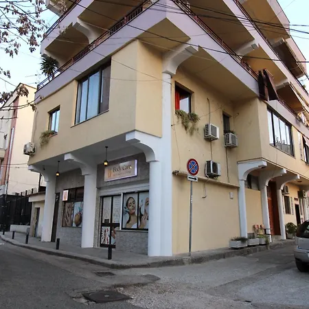 Shoshi Apartment *