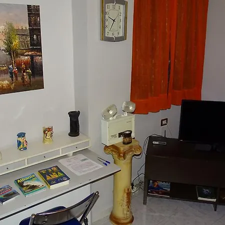 Shoshi Apartment